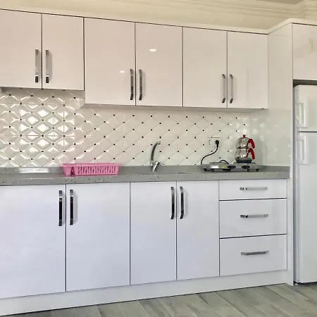 Cicek アパートホテル *