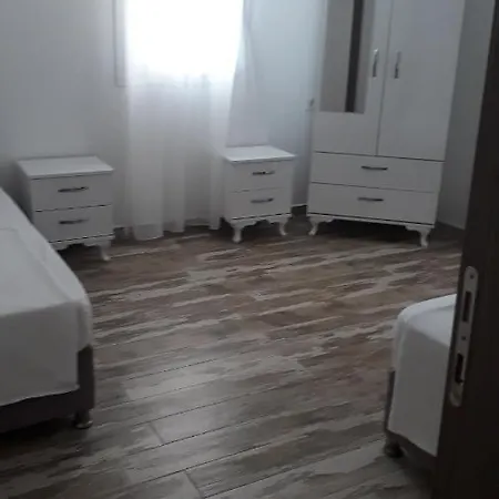 Cicek アパートホテル *