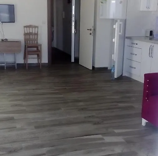 Cicek 아파트호텔 *