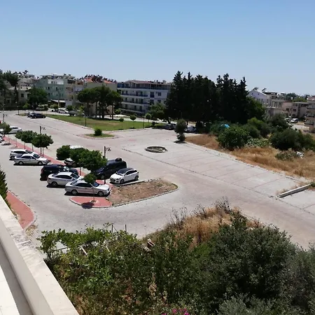 Cicek מלון דירות דידים